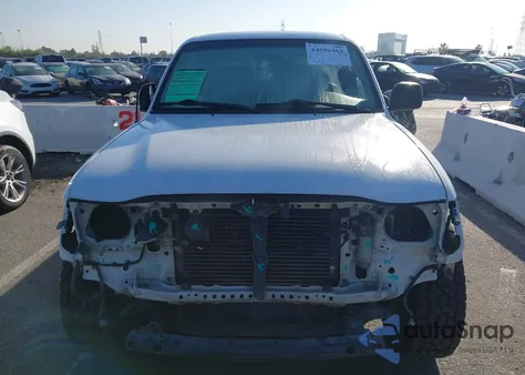 2001 Toyota Tacoma Prerunner V6 из США, поврежденный, VIN 5TEGN92N21Z856446